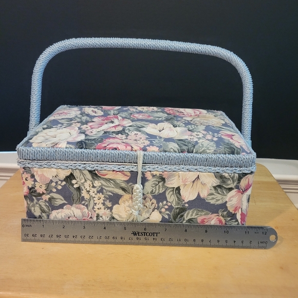 Vintage Sewing Basket With Padded Blue Floral Fabric Woven Handle w/ Supplies - Picture 4 of 12